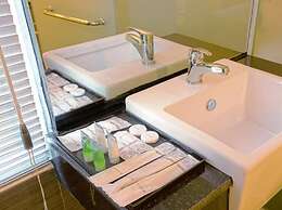 Holiday Season Motel