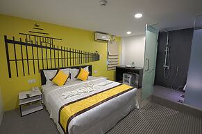 Holiday Season Motel