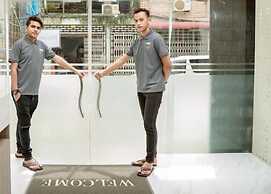 Holiday Season Motel