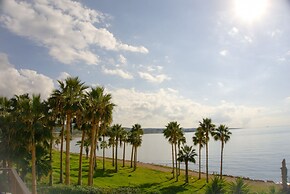 Beachfront Azura Sunrise