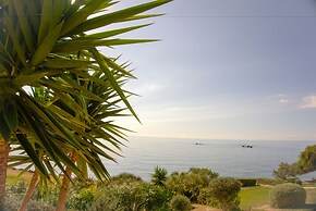 Beachfront Azura Sunrise