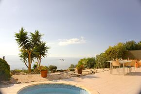 Beachfront Azura Sunrise