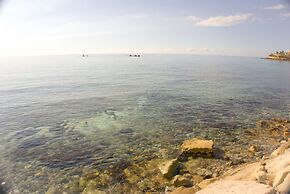 Beachfront Azura Sunrise