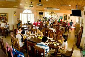 Swan Lake Villa Resort