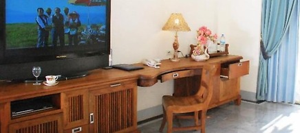 Swan Lake Villa Resort