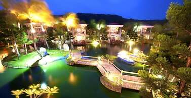 Swan Lake Villa Resort