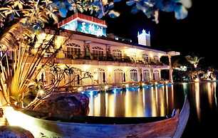 Swan Lake Villa Resort