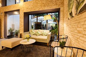 La Regatta Boutique Residences