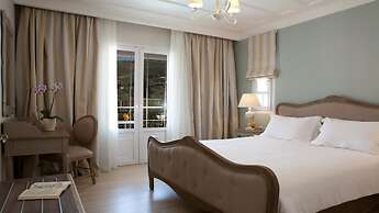 Royal Nidri Hotel & Apartments