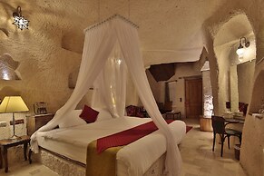Romance Cave Suites