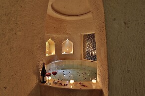 Romance Cave Suites
