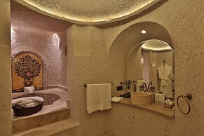 Romance Cave Suites