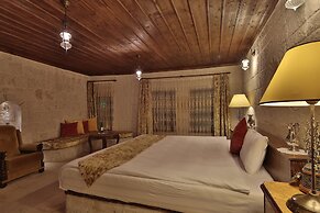 Romance Cave Suites