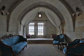 Romance Cave Suites
