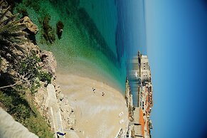 Old Town Sunrise Apartments