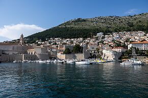 Old Town Sunrise Apartments