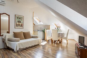 Old Town Sunrise Apartments