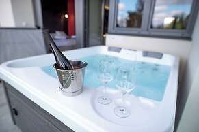 Onyx Luxury