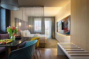 Onyx Luxury