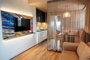 Onyx Luxury