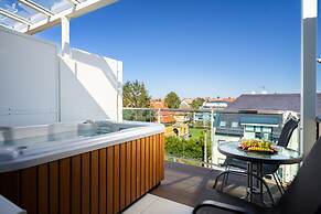 Onyx Luxury