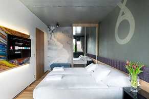 Onyx Luxury