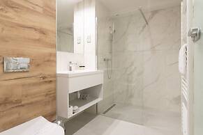 Onyx Luxury