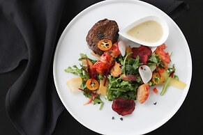 DoubleTree by Hilton Montreal Airport