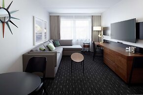 DoubleTree by Hilton Montreal Airport