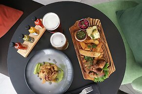 DoubleTree by Hilton Montreal Airport