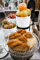 DoubleTree by Hilton Montreal Airport