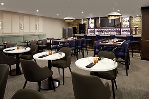 DoubleTree by Hilton Montreal Airport