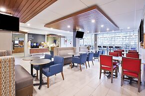 Holiday Inn Express Grand Rapids Airport North by IHG