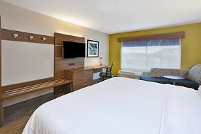 Holiday Inn Express Grand Rapids Airport North by IHG