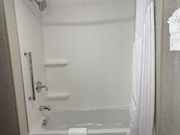 Holiday Inn Express Grand Rapids Airport North by IHG