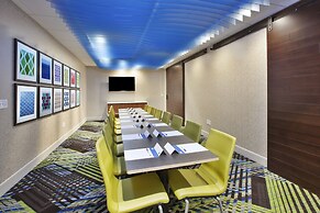 Holiday Inn Express Grand Rapids Airport North by IHG
