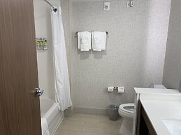 Holiday Inn Express Grand Rapids Airport North by IHG