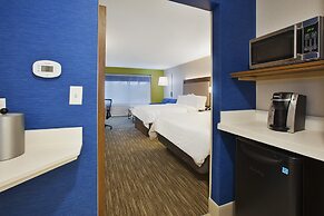 Holiday Inn Express Grand Rapids Airport North by IHG