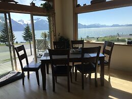 Front Row Bed and Breakfast