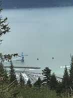 Front Row Bed and Breakfast