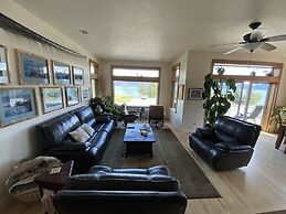 Front Row Bed and Breakfast