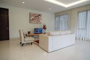 Magenta Hill View 6BR Villa with a Private Pool