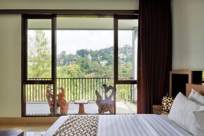 Magenta Hill View 6BR Villa with a Private Pool