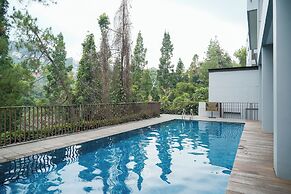 Magenta Hill View 6BR Villa with a Private Pool