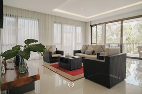 Magenta Hill View 6BR Villa with a Private Pool