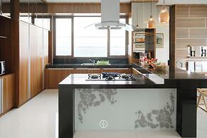 Magenta Hill View 6BR Villa with a Private Pool