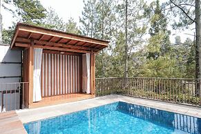 Magenta Hill View 6BR Villa with a Private Pool