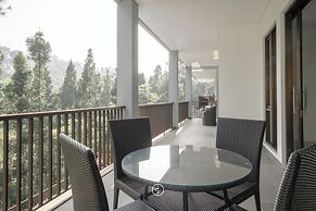 Magenta Hill View 6BR Villa with a Private Pool