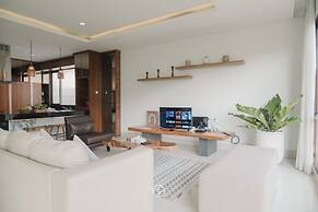 Magenta Hill View 6BR Villa with a Private Pool