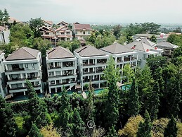 Magenta Hill View 6BR Villa with a Private Pool